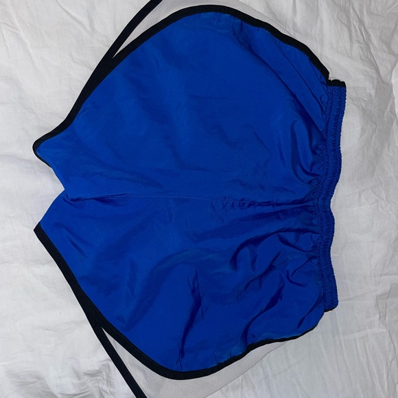 Nike Running Shorts - Picture 2 of 4